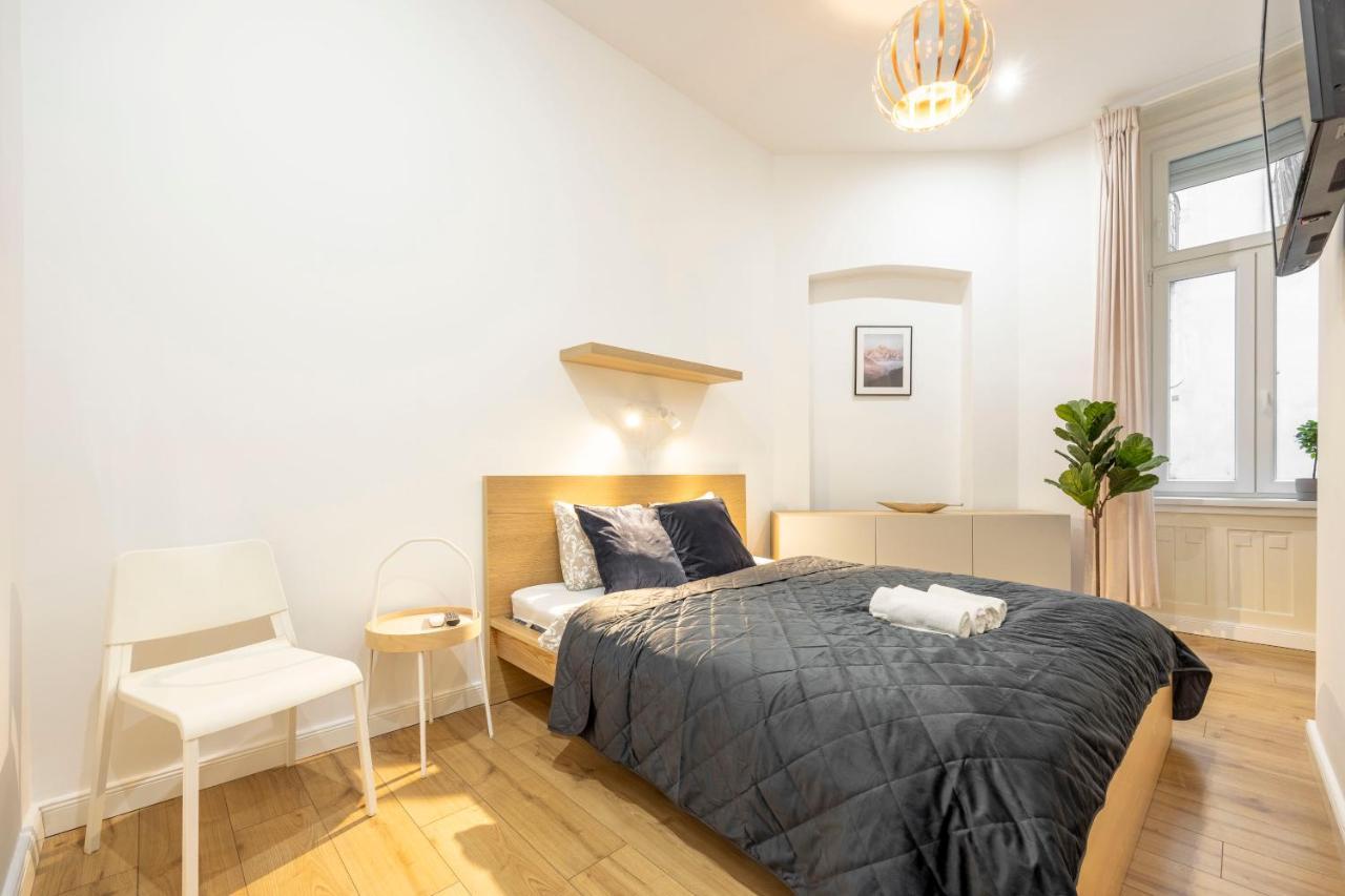 בודפשט Central Grand Apartment With 5Bedrm 2Bathroom מראה חיצוני תמונה